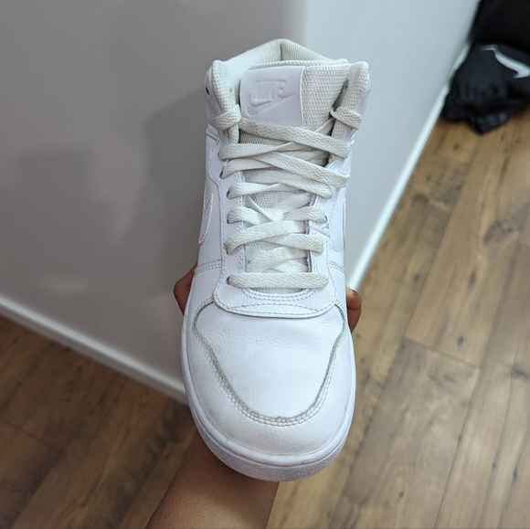 Nike TJ - Picture 3 of 3